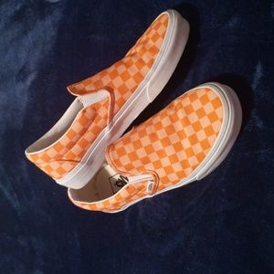 NWOT! UNISEX VANS!!!!